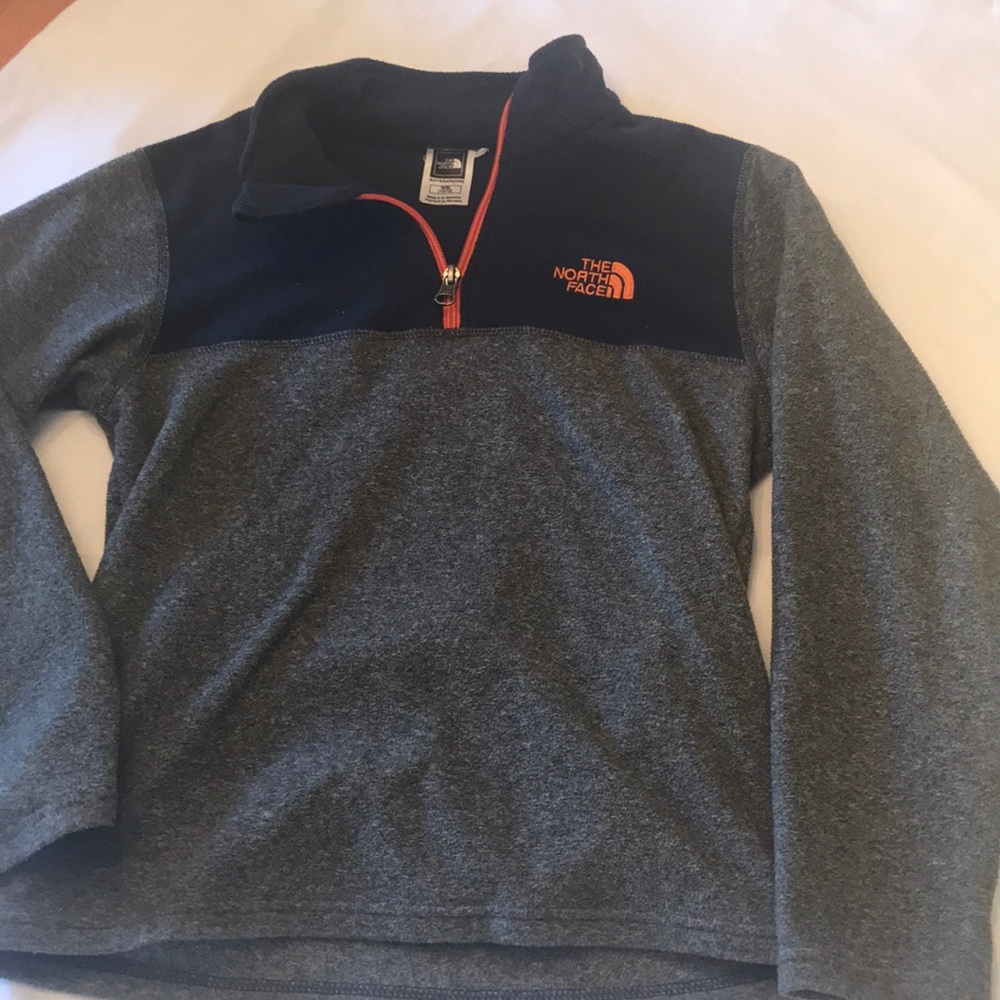 Boys North face Pullover